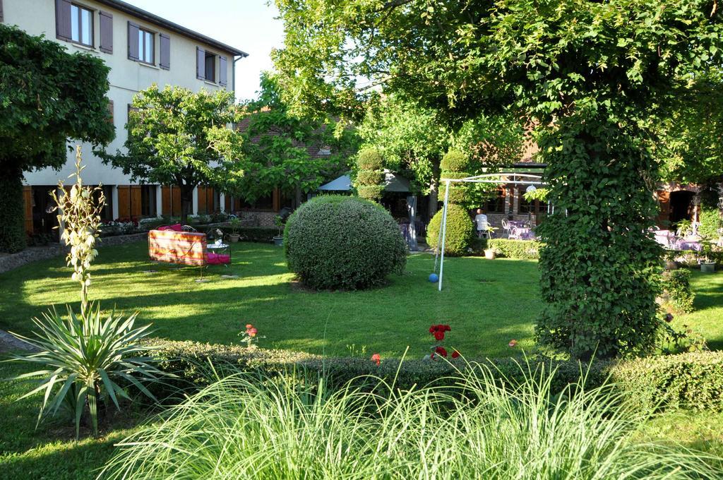 Logis Hotel Le Dahu Parigny  Exteriér fotografie